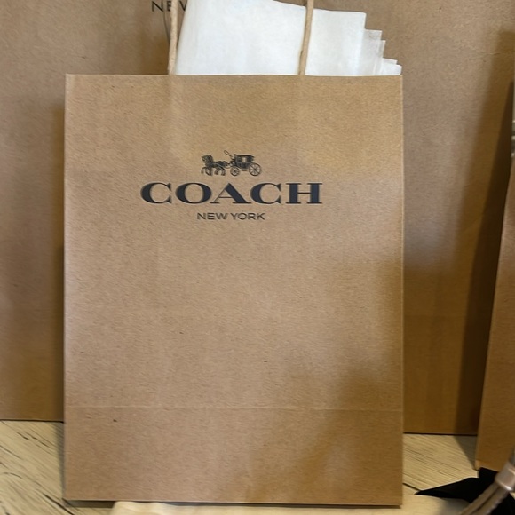 Coach Women’s Wristlet. NWT. Corner Zip. Gift Ready Coach Box & Bag - Picture 3 of 8